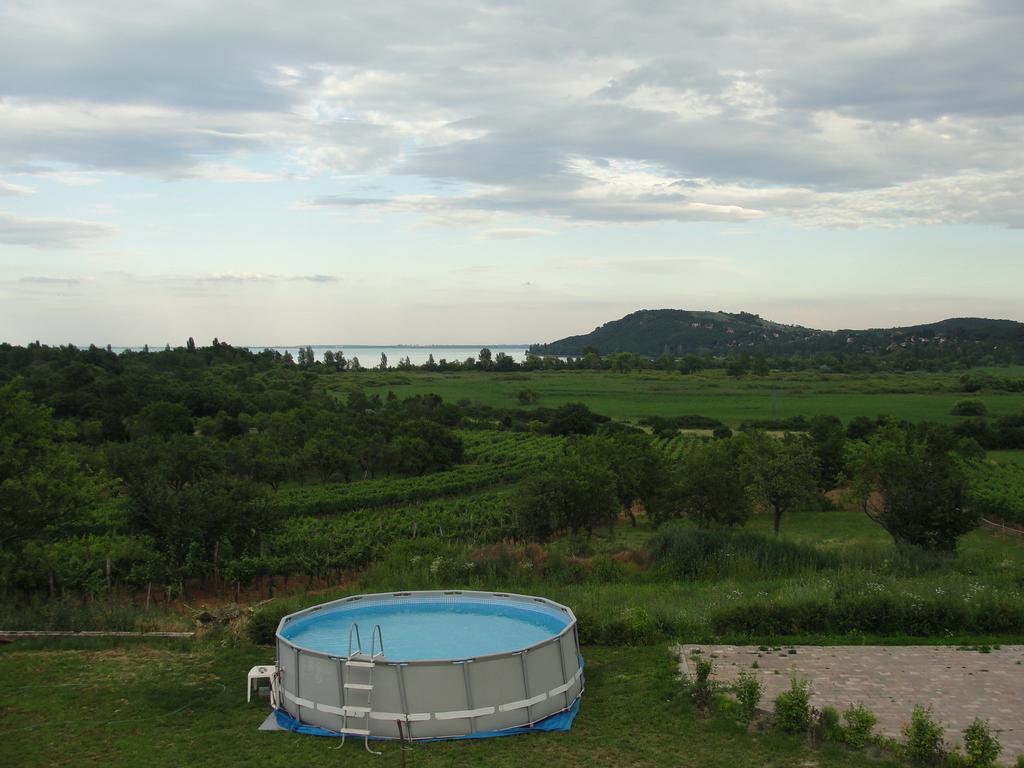 Voeroesmal Vendeghaz Lägenhet Balatonfüred Rum bild